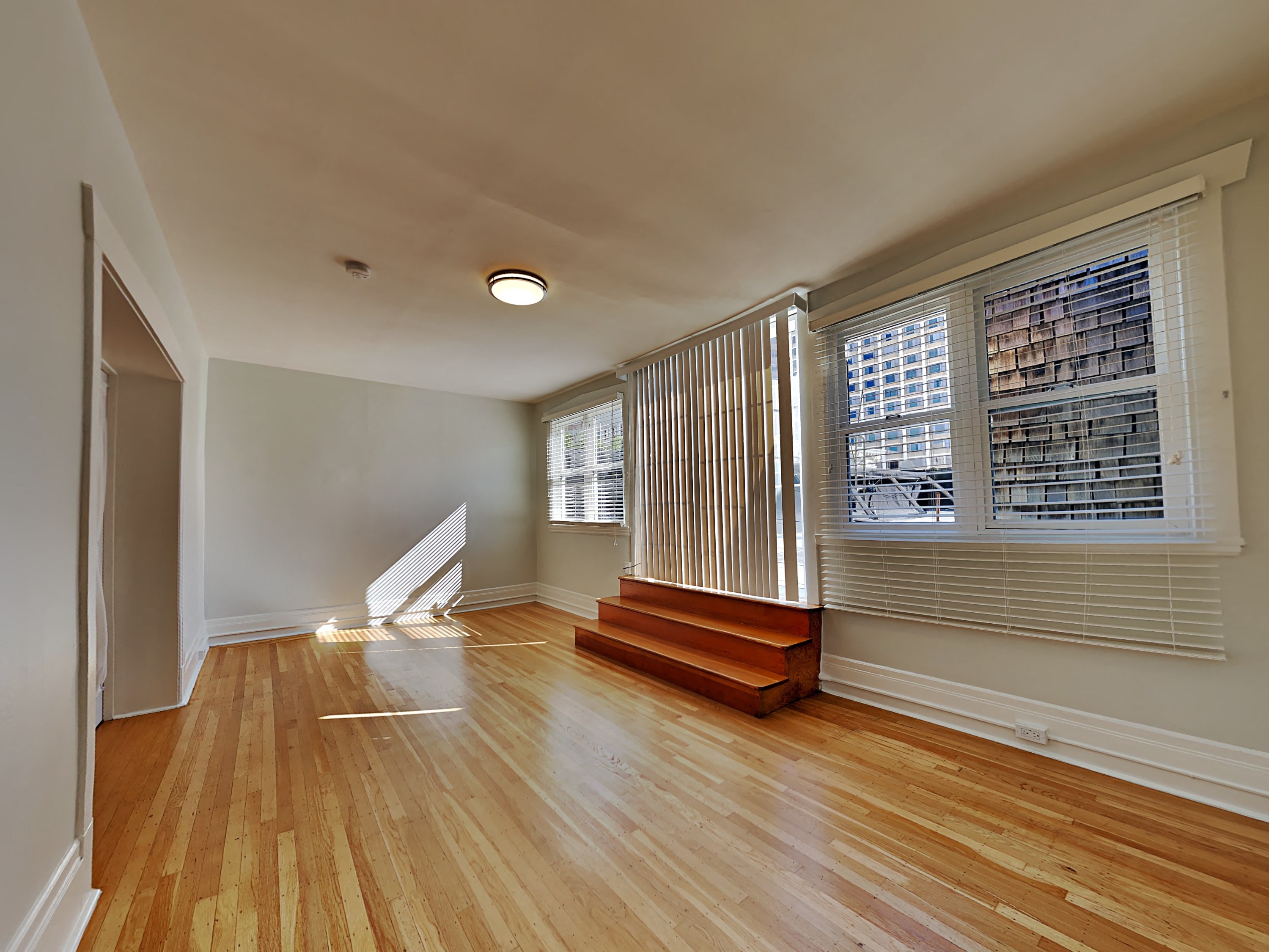 704 Bush St photo 4